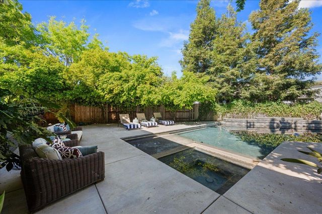 6905 Arianna Ct, Elk Grove, CA 95757