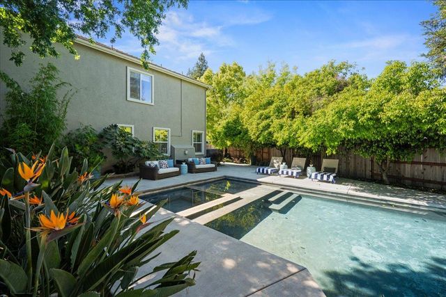 6905 Arianna Ct, Elk Grove, CA 95757