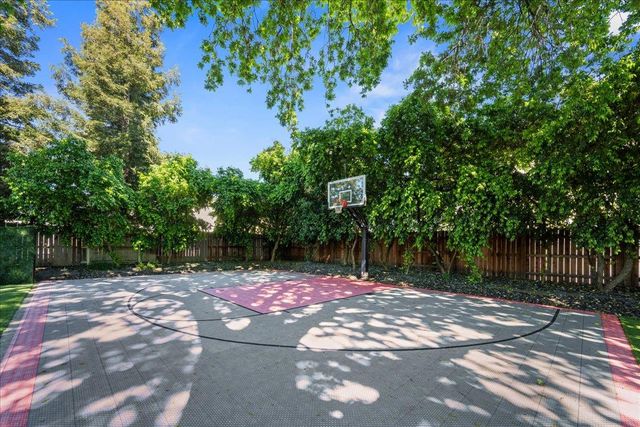 6905 Arianna Ct, Elk Grove, CA 95757