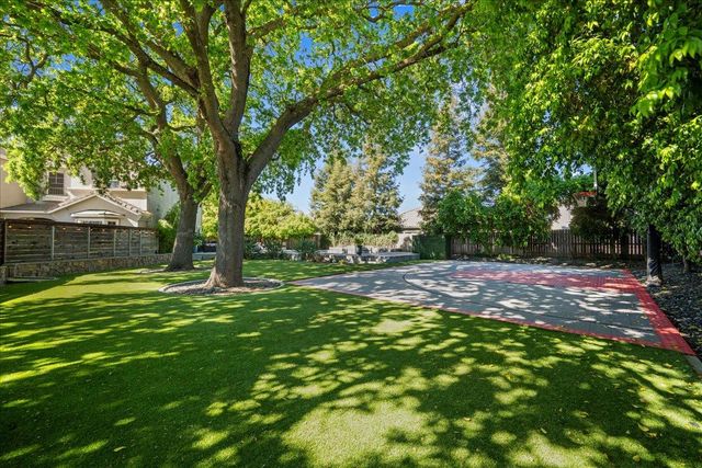 6905 Arianna Ct, Elk Grove, CA 95757
