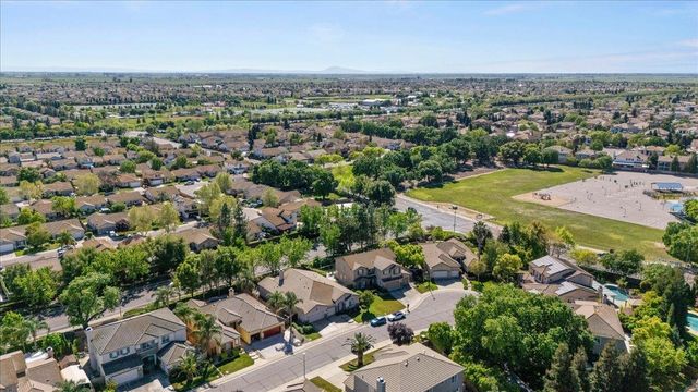 6905 Arianna Ct, Elk Grove, CA 95757