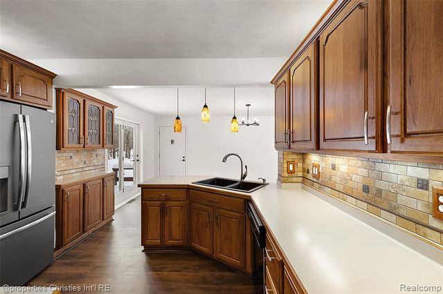 19600 Marilyn Street, Northville, MI 48167