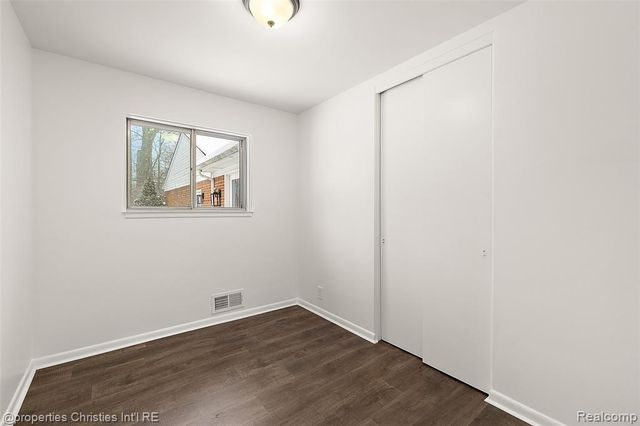 19600 Marilyn Street, Northville, MI 48167