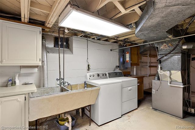 19600 Marilyn Street, Northville, MI 48167