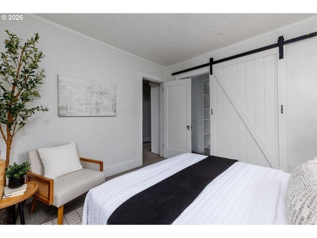 9324 N BURR Ave, Portland, OR 97203