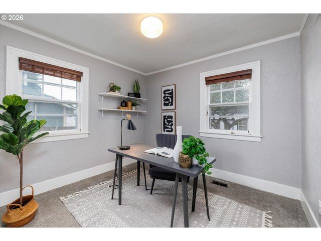 9324 N BURR Ave, Portland, OR 97203