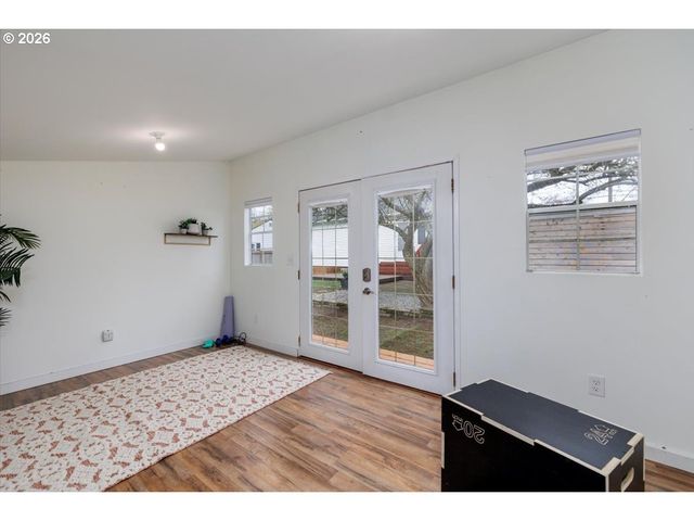 9324 N BURR Ave, Portland, OR 97203