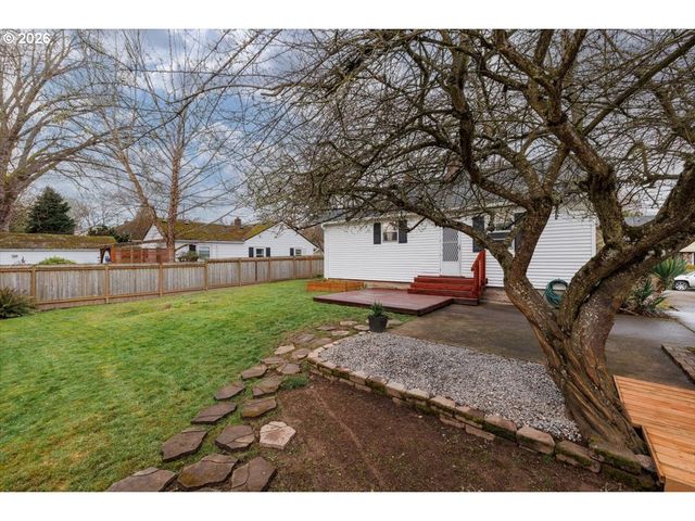 9324 N BURR Ave, Portland, OR 97203