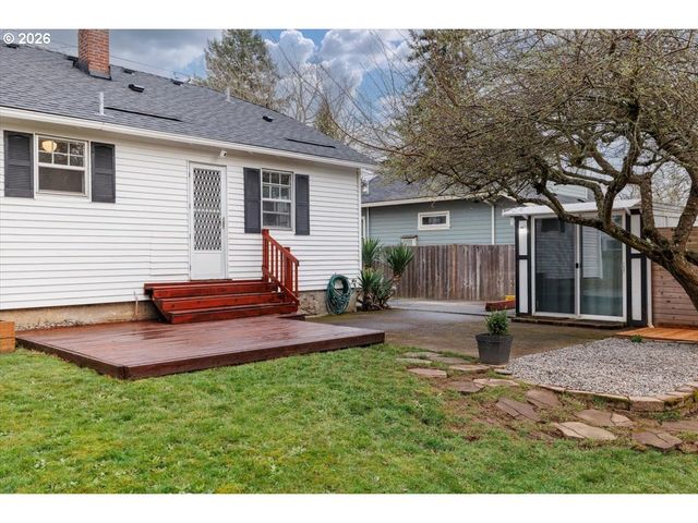 9324 N BURR Ave, Portland, OR 97203