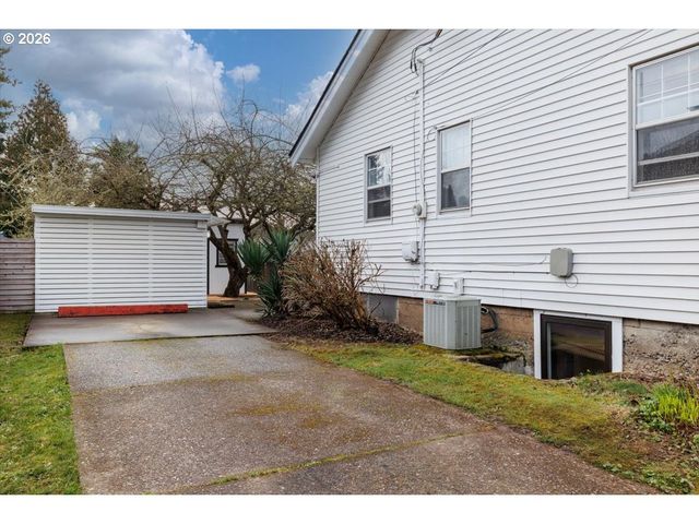 9324 N BURR Ave, Portland, OR 97203