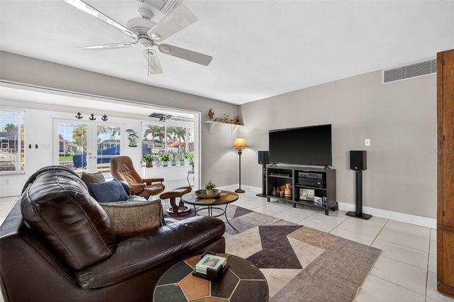 1963 TANGLEWOOD DRIVE NE, St Petersburg, FL 33702