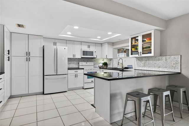 1963 TANGLEWOOD DRIVE NE, St Petersburg, FL 33702