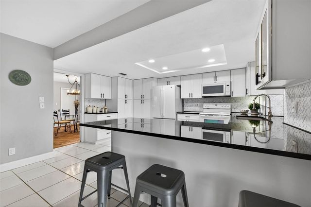 1963 TANGLEWOOD DRIVE NE, St Petersburg, FL 33702