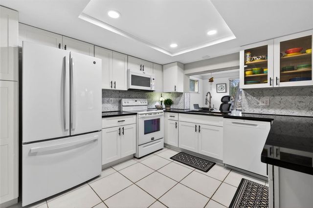 1963 TANGLEWOOD DRIVE NE, St Petersburg, FL 33702