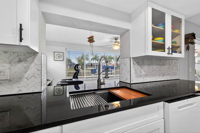 1963 TANGLEWOOD DRIVE NE, St Petersburg, FL 33702