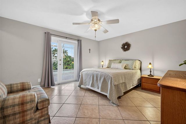 1963 TANGLEWOOD DRIVE NE, St Petersburg, FL 33702