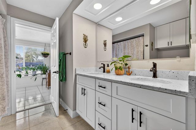 1963 TANGLEWOOD DRIVE NE, St Petersburg, FL 33702