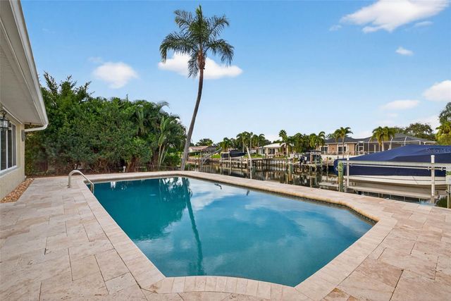 1963 TANGLEWOOD DRIVE NE, St Petersburg, FL 33702