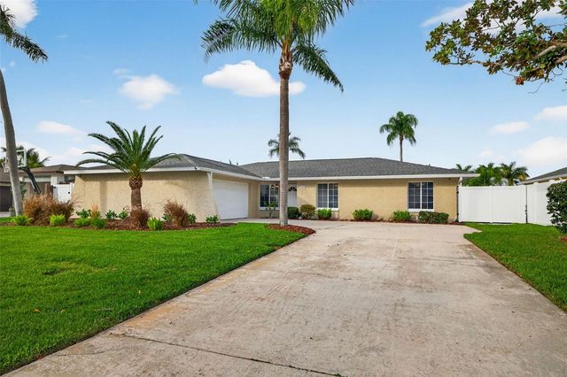 1963 TANGLEWOOD DRIVE NE, St Petersburg, FL 33702