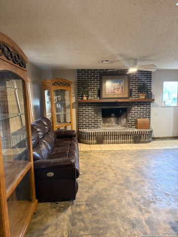 3394 Junction Hwy - B, Ingram, TX 78025