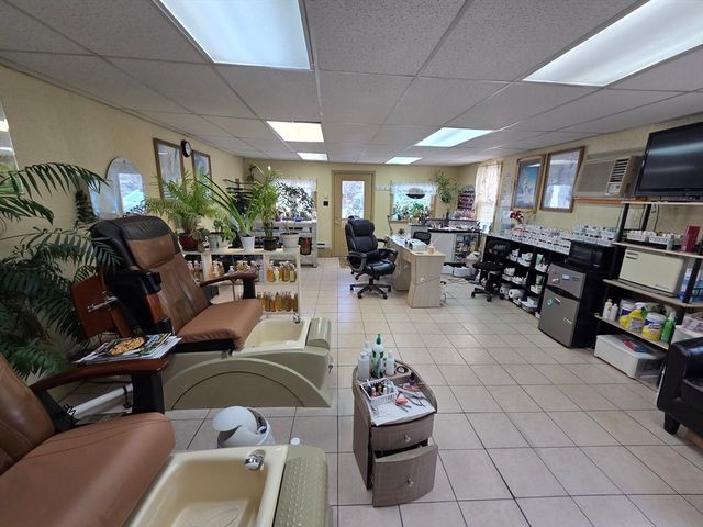 1260 Grafton St, Worcester, MA 01604