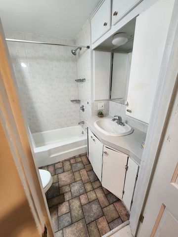 1260 Grafton St, Worcester, MA 01604