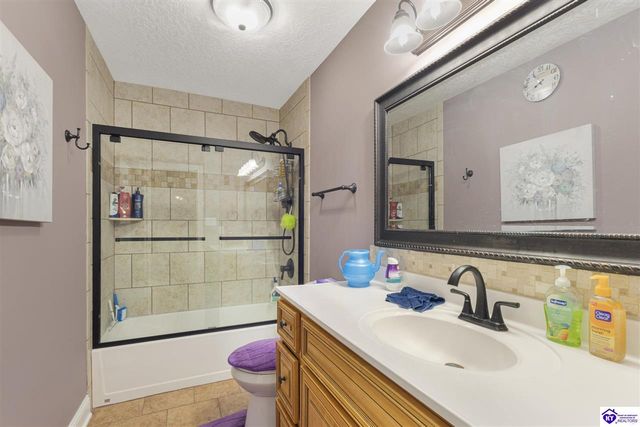 200 Carey Lane, Elizabethtown, KY 42701