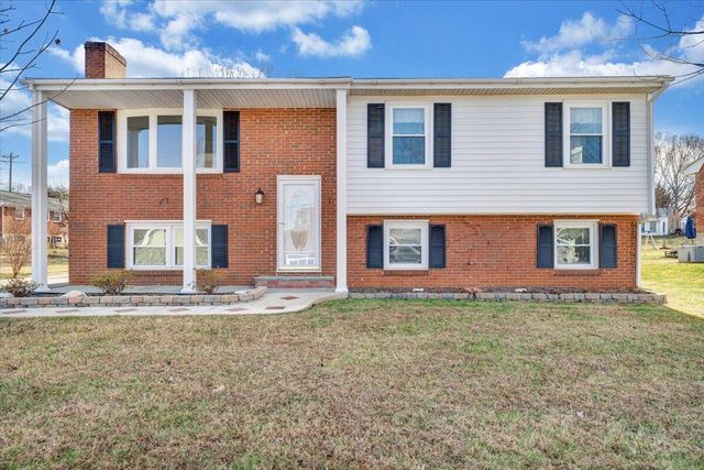 753 Plantation CIR, Roanoke, VA 24019