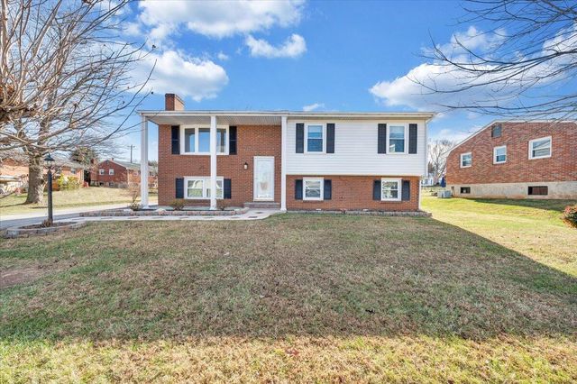 753 Plantation CIR, Roanoke, VA 24019