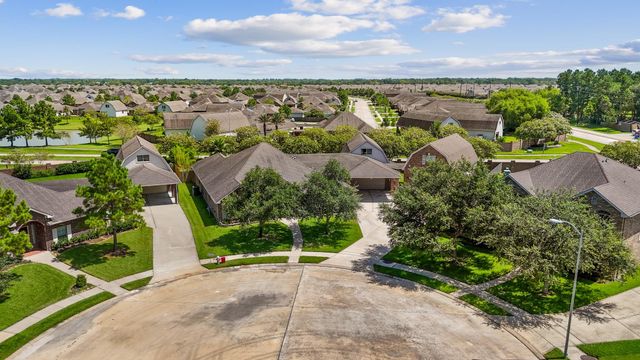 6803 Amistad Court, Manvel, TX 77578