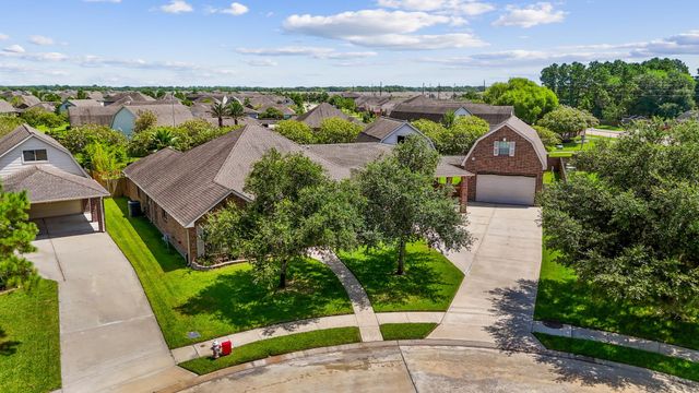 6803 Amistad Court, Manvel, TX 77578