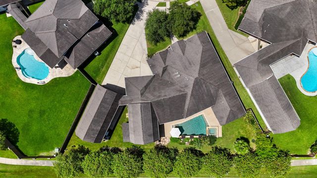 6803 Amistad Court, Manvel, TX 77578