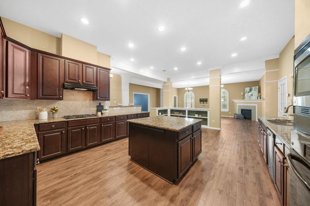6803 Amistad Court, Manvel, TX 77578