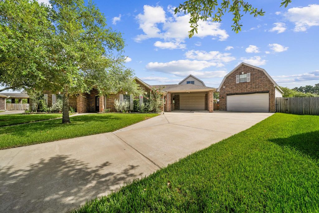 6803 Amistad Court, Manvel, TX 77578