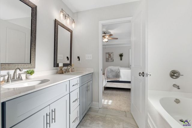 213 Otters Ridge Dr, Kathleen, GA 31047