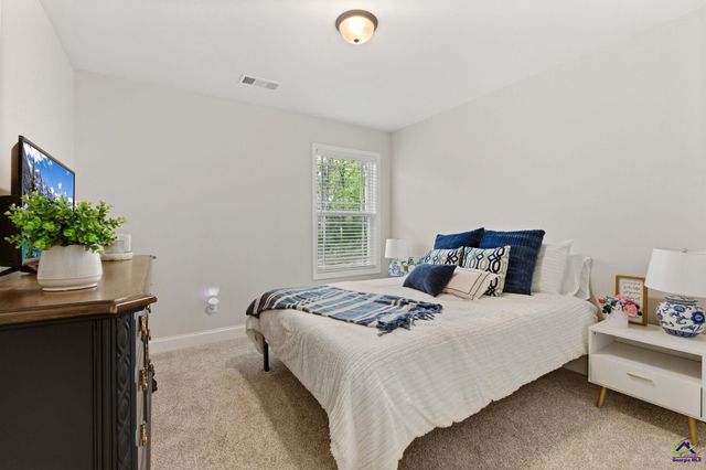 213 Otters Ridge Dr, Kathleen, GA 31047