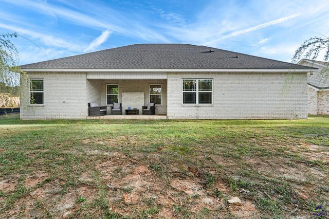 213 Otters Ridge Dr, Kathleen, GA 31047