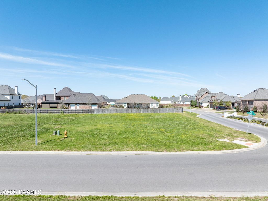 307 Gunter Grass Court, Lafayette, LA 70508