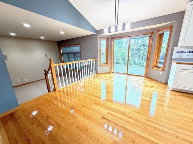 6585 Promontory Drive, Eden Prairie, MN 55346