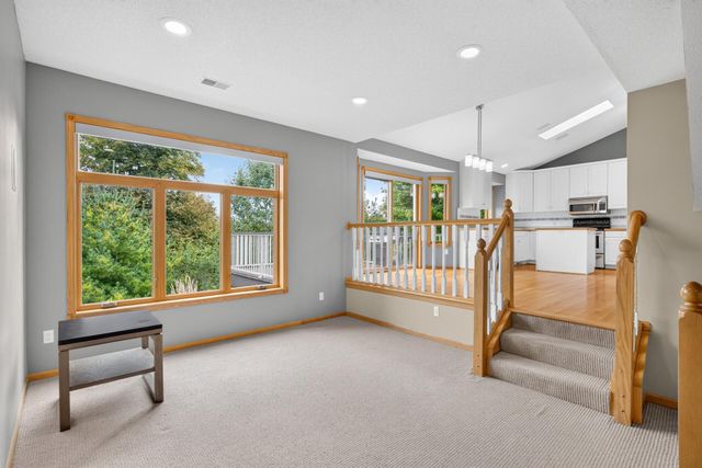 6585 Promontory Drive, Eden Prairie, MN 55346