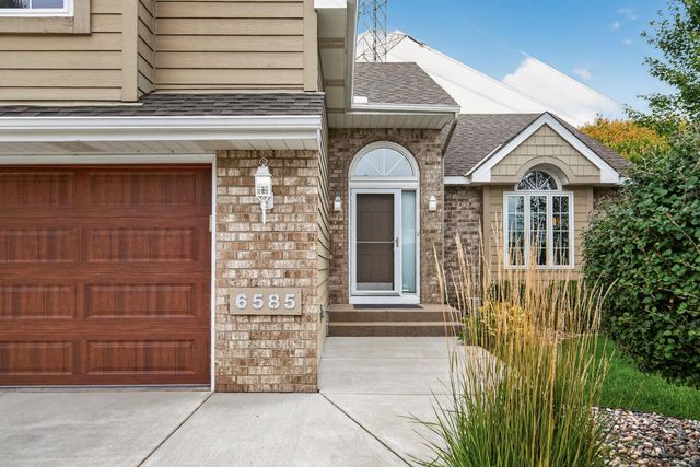 6585 Promontory Drive, Eden Prairie, MN 55346