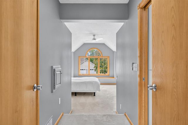 6585 Promontory Drive, Eden Prairie, MN 55346