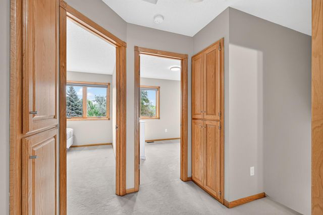 6585 Promontory Drive, Eden Prairie, MN 55346