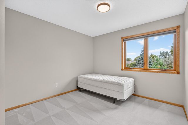 6585 Promontory Drive, Eden Prairie, MN 55346