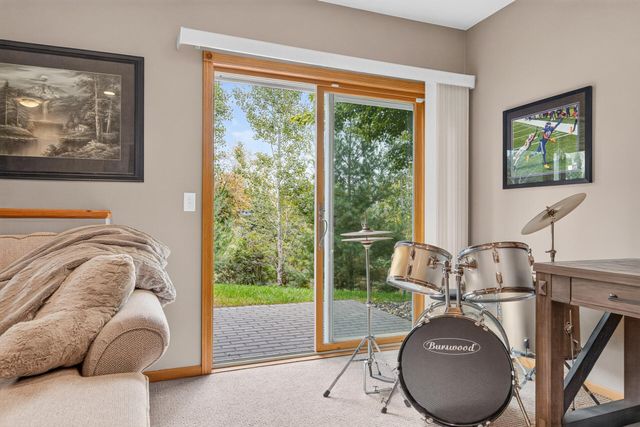 6585 Promontory Drive, Eden Prairie, MN 55346