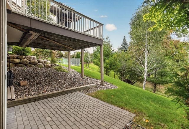 6585 Promontory Drive, Eden Prairie, MN 55346