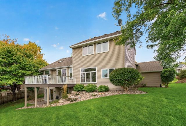 6585 Promontory Drive, Eden Prairie, MN 55346