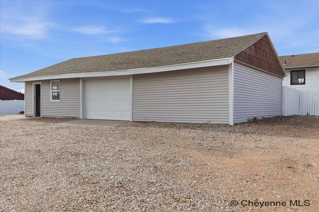 807 E 3RD ST, Cheyenne, WY 82007