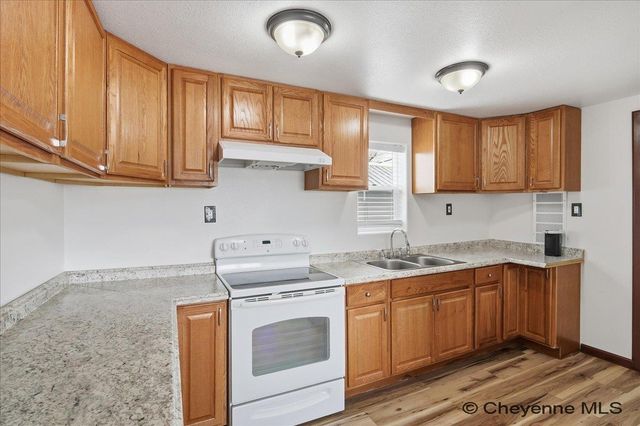 807 E 3RD ST, Cheyenne, WY 82007