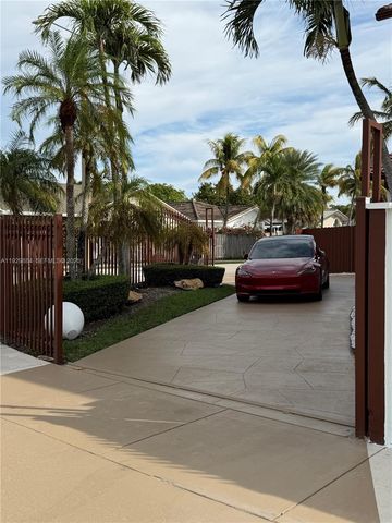 13966 SW 13th St, Miami, FL 33184